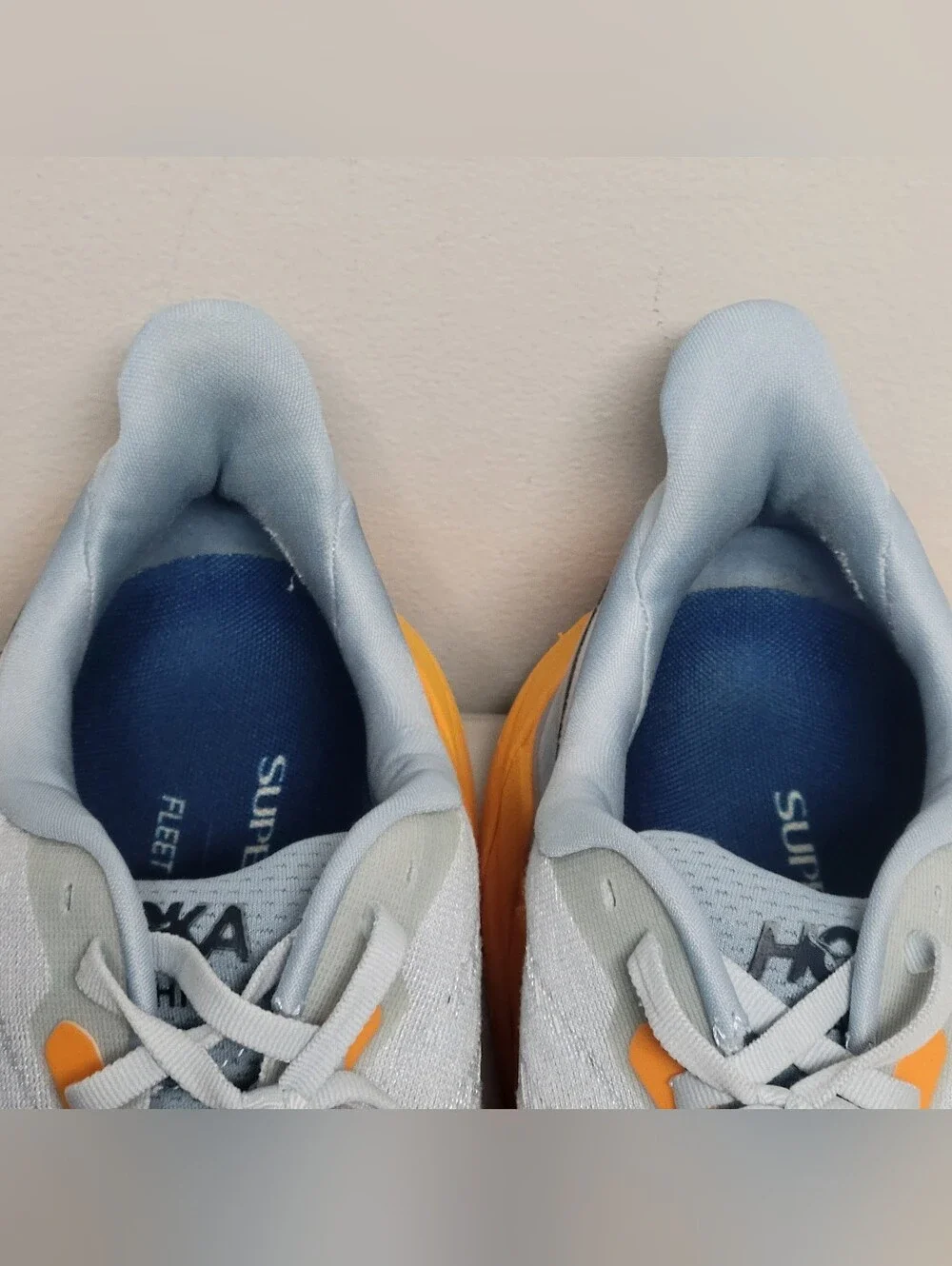 HOKA One One Arahi Men's Men's Light Blue & Orange Running Shoes Size 12D.